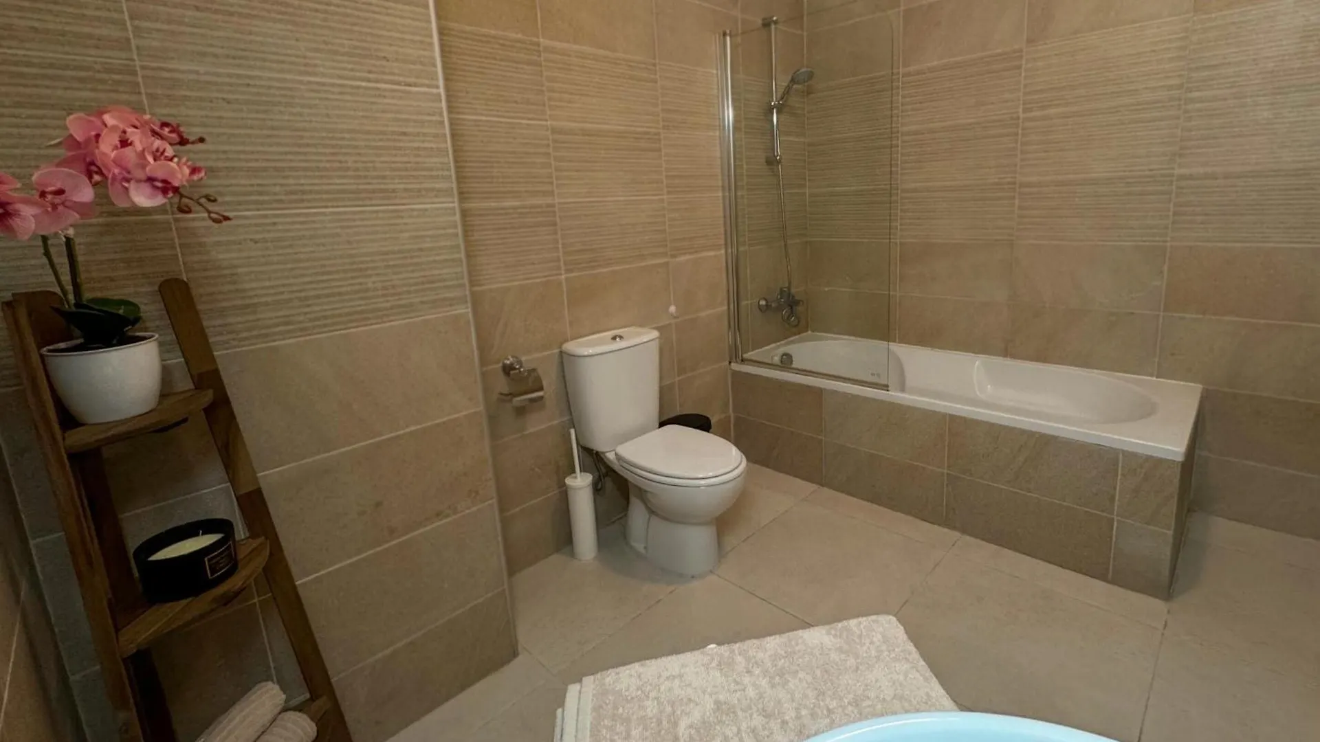 Halcyon Central Apartment 라르나카