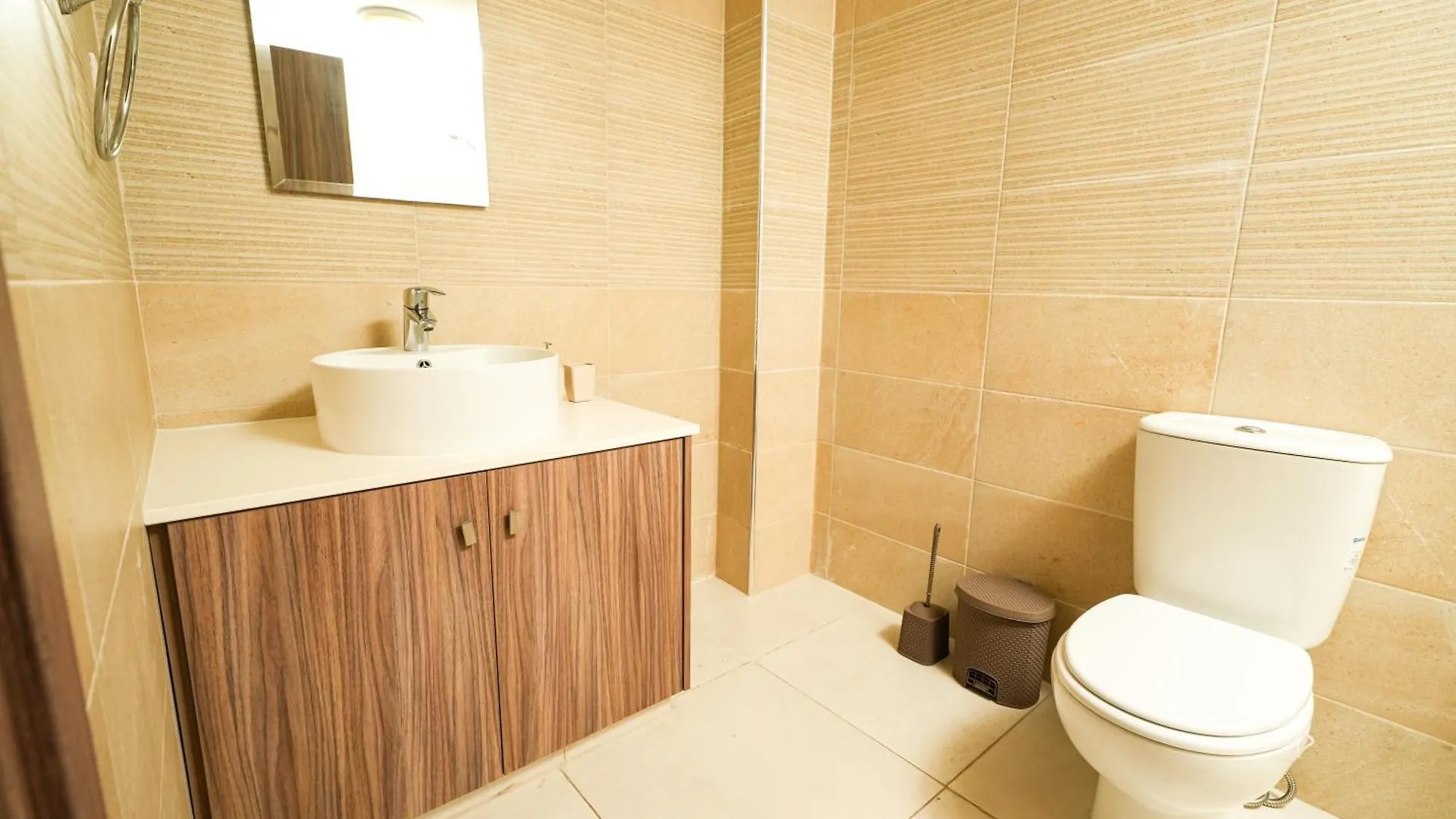 Halcyon Central Apartment 라르나카 0*,