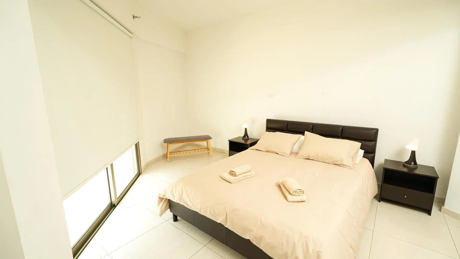 Halcyon Central Apartment 라르나카